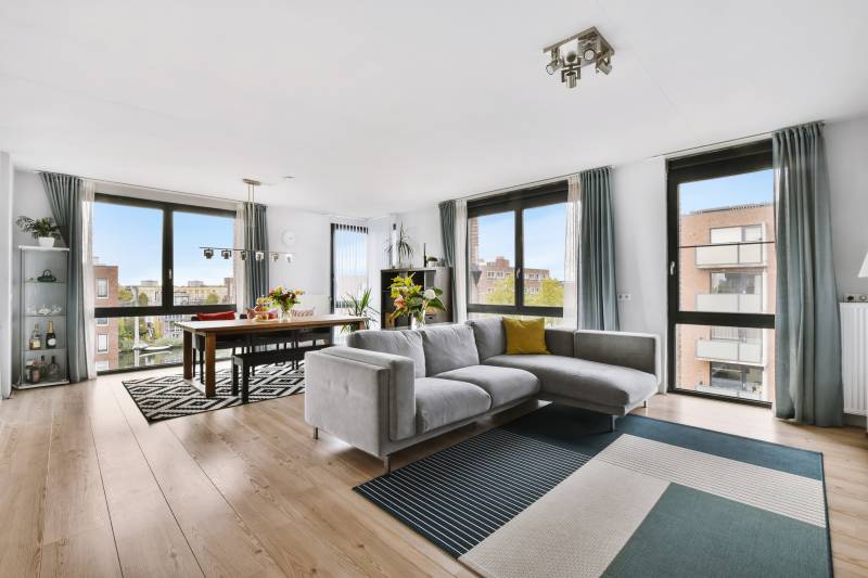 Obtenir l’estimation d’un bien d’exception avec vue mer au Super Lavandou pour une mise en vente