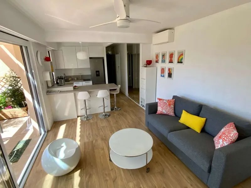 LOCATION VACANCES BEL APPARTEMENT CLIMATISE AIGUEBELLE