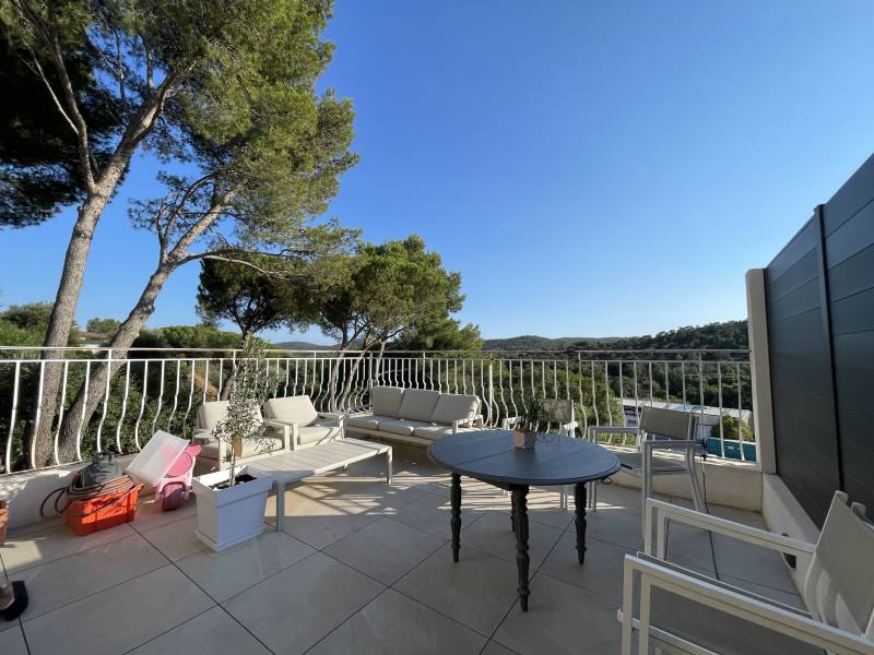 Location à l'année appartement T3 Rénové  à Bormes les Mimosas