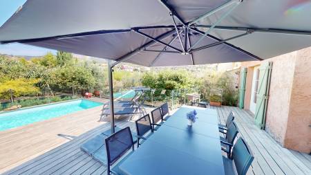 A VENDRE ! LE LAVANDOU - Villa de 166m² - Piscine - Environnement calme