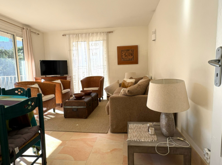 A VENDRE ! LE LAVANDOU proche centre-ville et plages - T3- Garage