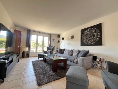 A VENDRE ! LE LAVANDOU - Villa de 166m² - Piscine - Environnement calme