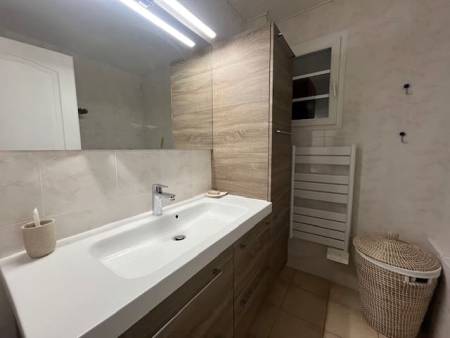 A VENDRE ! LE LAVANDOU - Villa de 166m² - Piscine - Environnement calme
