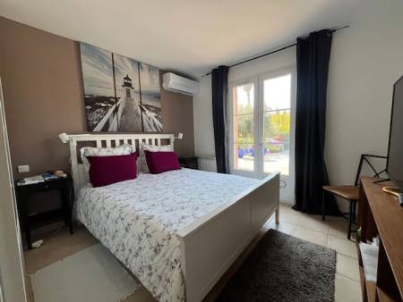 A VENDRE ! LE LAVANDOU - Villa de 166m² - Piscine - Environnement calme