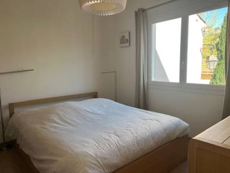 LOCATIONS VACANCES T3 refait à neuf – Centre-ville du Lavandou