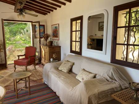 LOCATIONS VACANCES Charmante villa** vue mer LE LAVANDOU