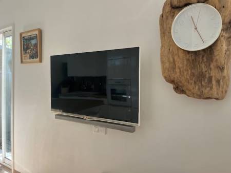 LOCATIONS VACANCES T3 refait à neuf – Centre-ville du Lavandou