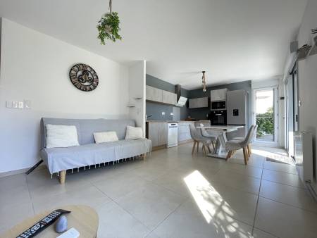 LOCATIONS VACANCES - T3 - CLIMATISATION - TERRASSE