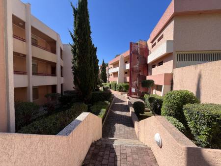 LOCATIONS VACANCES - T3- CLIMATISE - VUE MER