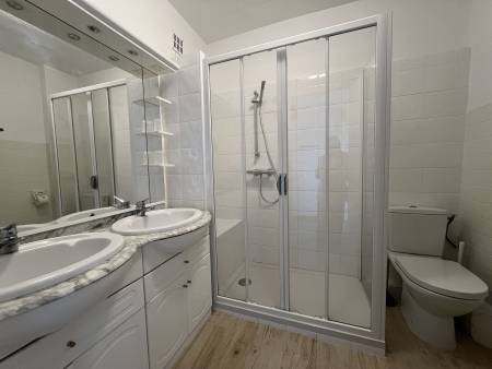 LOCATIONS VACANCES - T2 PIEDS DANS L'EAU