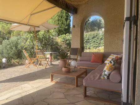 LOCATIONS VACANCES Charmante villa** vue mer LE LAVANDOU