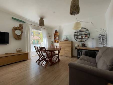 LOCATIONS VACANCES T3 refait à neuf – Centre-ville du Lavandou