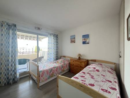 LOCATIONS VACANCES - T3- CLIMATISE - VUE MER