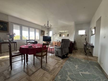 4 pièces 115.02 m² Appartement T4 vue mer - Centre ville LE LAVANDOU