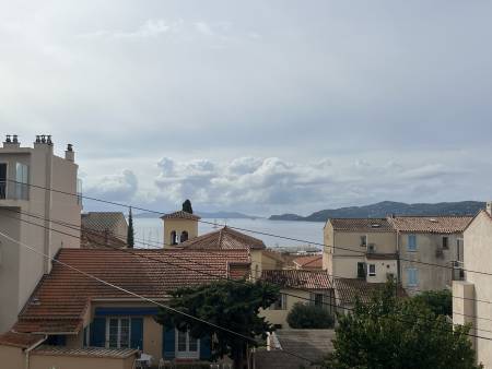 4 pièces 115.02 m² Appartement T4 vue mer - Centre ville LE LAVANDOU