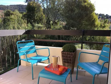 LOCATION VACANCES BEL APPARTEMENT CLIMATISE AIGUEBELLE