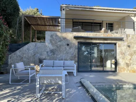 LOCATION VACANCES Villa Climatisée avec Vue Mer et Piscine à Bormes-les-Mimosas