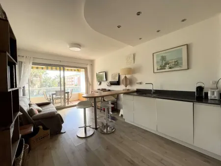 LOCATION VACANCES Appartement T2 - Centre-Ville - Parking privatif - Proche mer