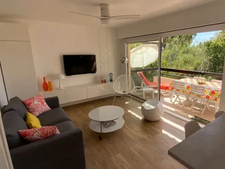 LOCATION VACANCES BEL APPARTEMENT CLIMATISE AIGUEBELLE