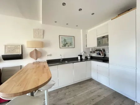 LOCATION VACANCES Appartement T2 - Centre-Ville - Parking privatif - Proche mer