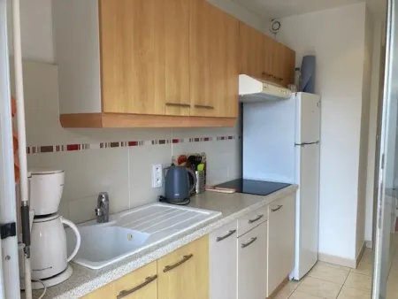 LOCATION VACANCES T2 CLIMATISÉ CENTRE-VILLE DU LAVANDOU