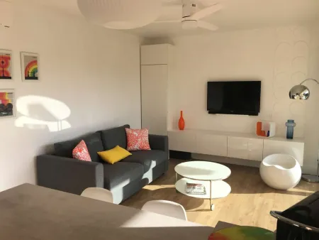 LOCATION VACANCES BEL APPARTEMENT CLIMATISE AIGUEBELLE