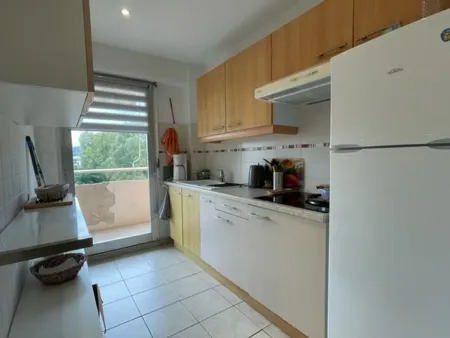 LOCATION VACANCES T2 CLIMATISÉ CENTRE-VILLE DU LAVANDOU