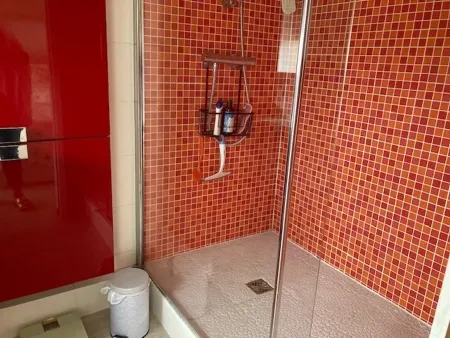 LOCATION VACANCES T2 CLIMATISÉ CENTRE-VILLE DU LAVANDOU