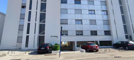 LOCATION VACANCES LUXUEUX APPARTEMENT VUE MER ET LE PORT