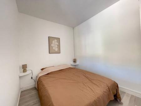 Studio cabine rénové et climatisé  à 100 m de la plage – Le Lavandou