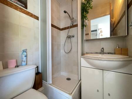 Studio cabine rénové et climatisé  à 100 m de la plage – Le Lavandou