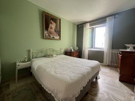 4 pièces 115.02 m² Appartement T4 vue mer - Centre ville LE LAVANDOU