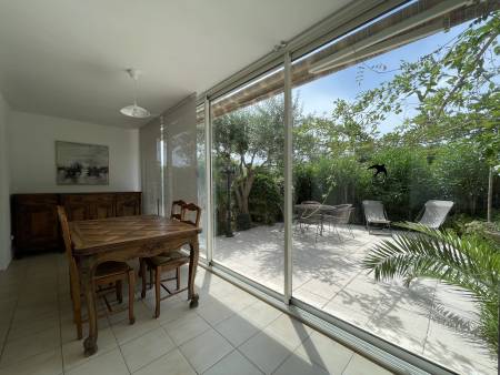 Véranda avec vue jardin