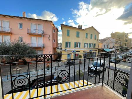 LOCATION A L'ANNEE MEUBLEE - Appartement T2 - Centre-Ville Le Lavandou