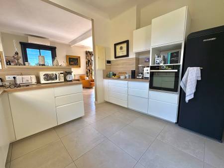 Belle villa familiale rénovée avec garages - Quartier du Mont des Roses à Bormes les Mimosas