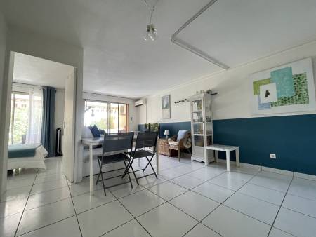 Appartement T2 en rez-de-jardin - Vue sur Mer dans une Résidence avec piscine