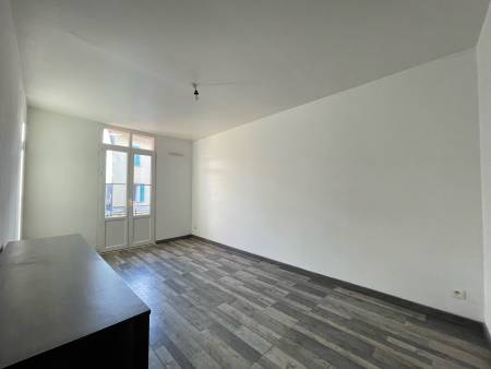 LOCATION A L'ANNEE MEUBLEE - Appartement T2 - Centre-Ville Le Lavandou