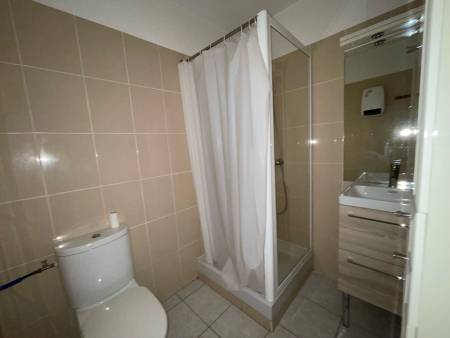 LOCATION A L'ANNEE MEUBLEE - Appartement T2 - Centre-Ville Le Lavandou