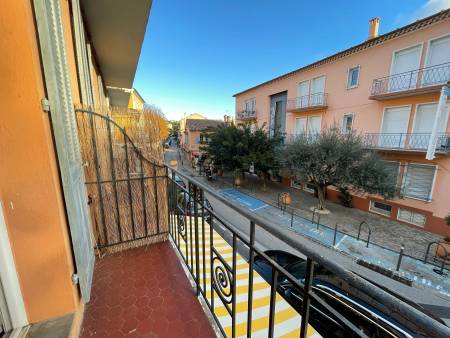 LOCATION A L'ANNEE MEUBLEE - Appartement T2 - Centre-Ville Le Lavandou